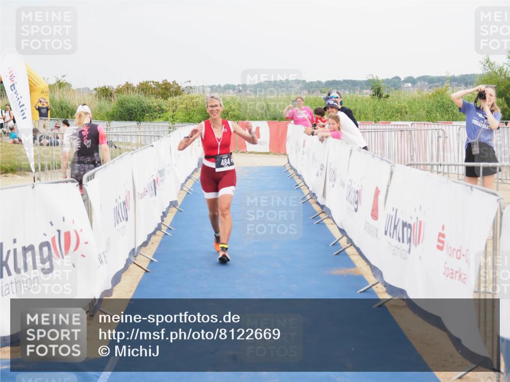 22.06.2025 - Viking Triathlon MichiJ http://msf.ph/oto/8122669 22.06.2025 17:07:23 Ziel 236, 484 meine-sportfotos.de