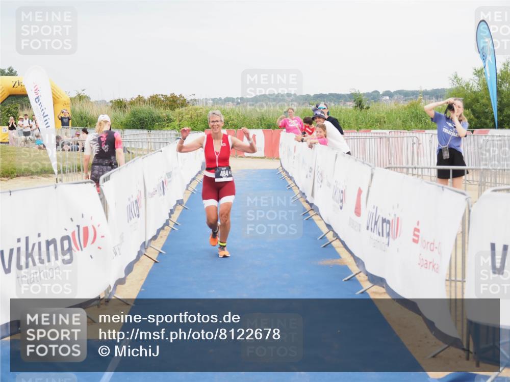 22.06.2025 - Viking Triathlon MichiJ http://msf.ph/oto/8122678 22.06.2025 17:07:23 Ziel 236, 484 meine-sportfotos.de
