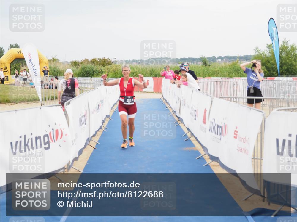 22.06.2025 - Viking Triathlon MichiJ http://msf.ph/oto/8122688 22.06.2025 17:07:23 Ziel 236, 484 meine-sportfotos.de