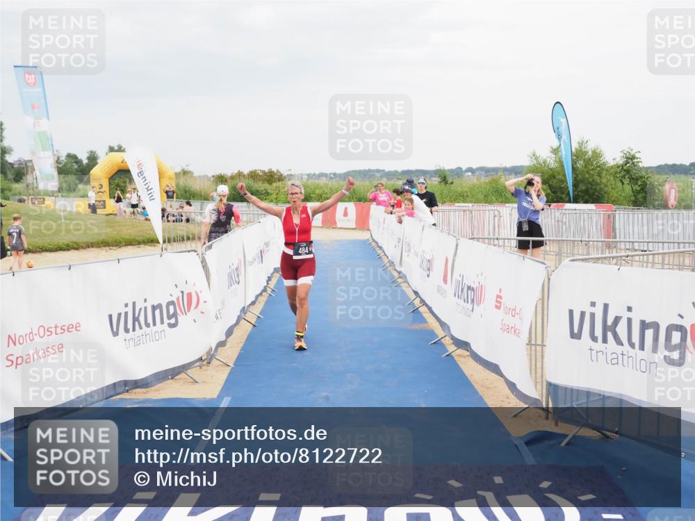 22.06.2025 - Viking Triathlon MichiJ http://msf.ph/oto/8122722 22.06.2025 17:07:24 Ziel 236, 484 meine-sportfotos.de