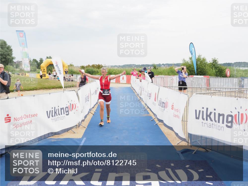 22.06.2025 - Viking Triathlon MichiJ http://msf.ph/oto/8122745 22.06.2025 17:07:24 Ziel 236, 484 meine-sportfotos.de