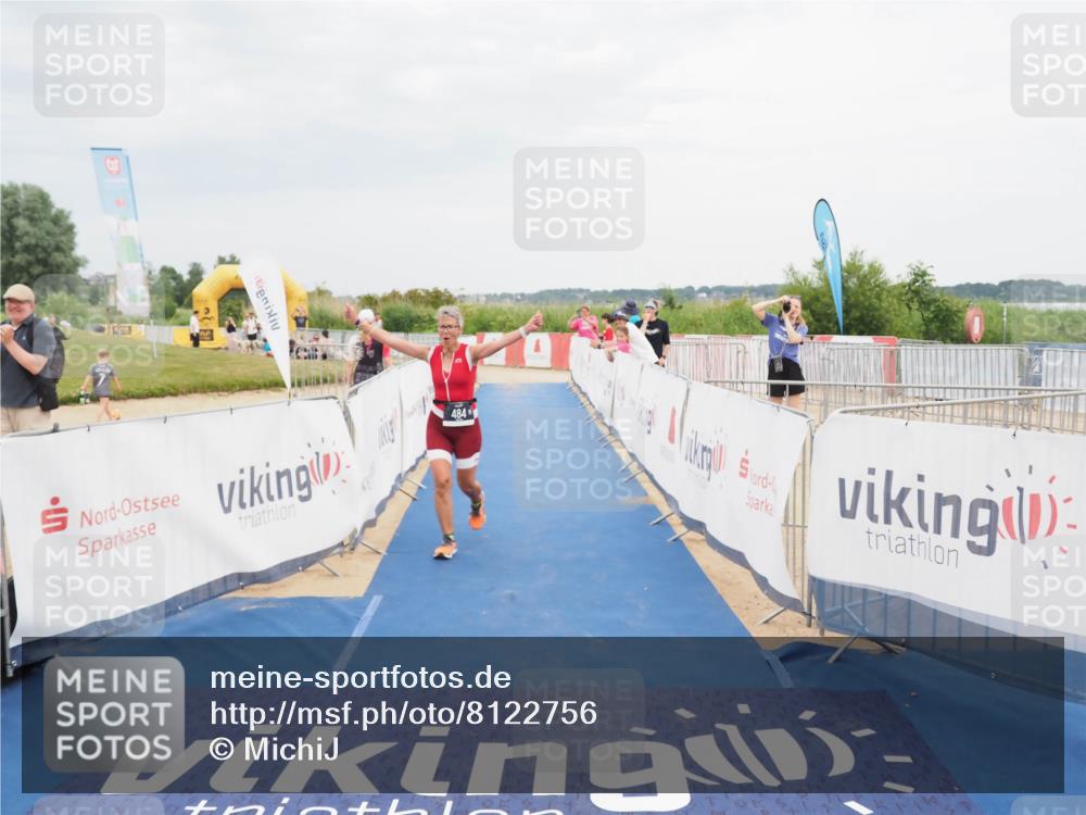 22.06.2025 - Viking Triathlon MichiJ http://msf.ph/oto/8122756 22.06.2025 17:07:24 Ziel 236, 484 meine-sportfotos.de