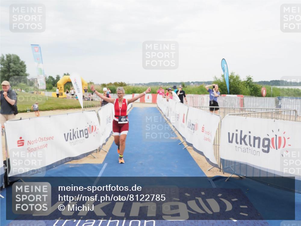 22.06.2025 - Viking Triathlon MichiJ http://msf.ph/oto/8122785 22.06.2025 17:07:24 Ziel 236, 484 meine-sportfotos.de