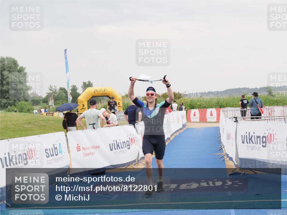 22.06.2025 - Viking Triathlon MichiJ http://msf.ph/oto/8122801 22.06.2025 16:38:29 Ziel 496 meine-sportfotos.de