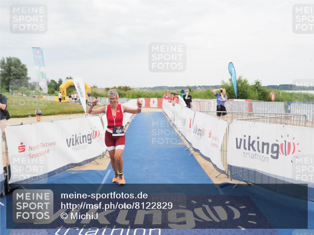 22.06.2025 - Viking Triathlon MichiJ http://msf.ph/oto/8122829 22.06.2025 17:07:25 Ziel 236, 484 meine-sportfotos.de