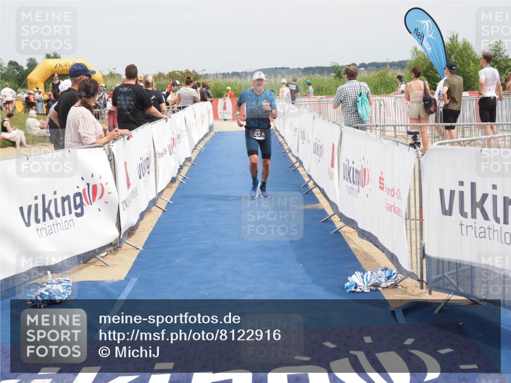 22.06.2025 - Viking Triathlon MichiJ http://msf.ph/oto/8122916 22.06.2025 15:13:54 Ziel 226 meine-sportfotos.de