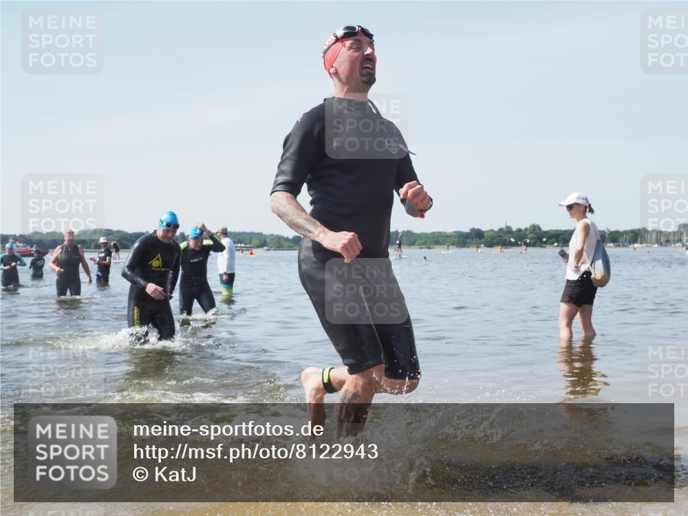 22.06.2025 - Viking Triathlon KatJ http://msf.ph/oto/8122943 22.06.2025 10:52:58 Schwimmen 106, 160, 470, 640, 656 meine-sportfotos.de