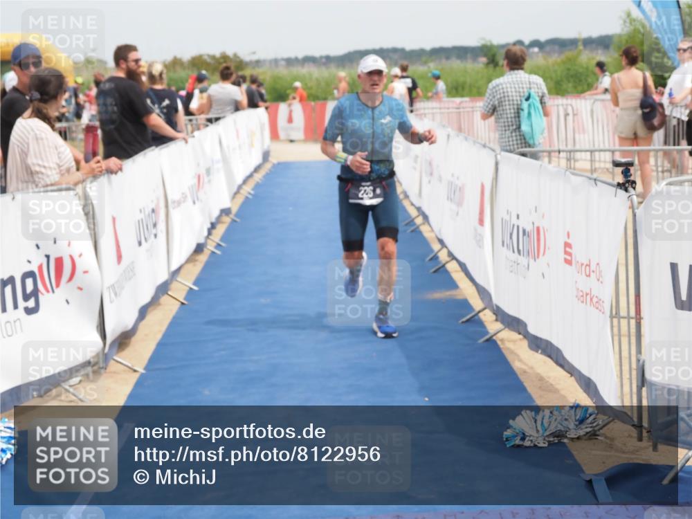 22.06.2025 - Viking Triathlon MichiJ http://msf.ph/oto/8122956 22.06.2025 15:13:55 Ziel 226 meine-sportfotos.de
