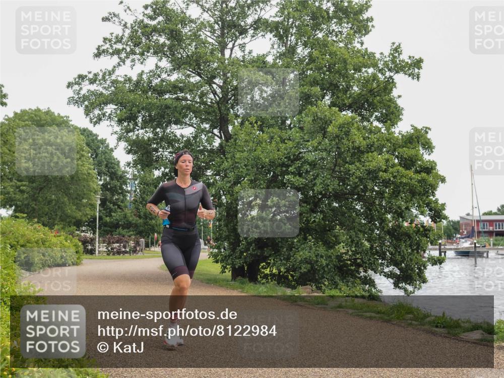 22.06.2025 - Viking Triathlon KatJ http://msf.ph/oto/8122984 22.06.2025 15:18:11 Laufen 408 meine-sportfotos.de