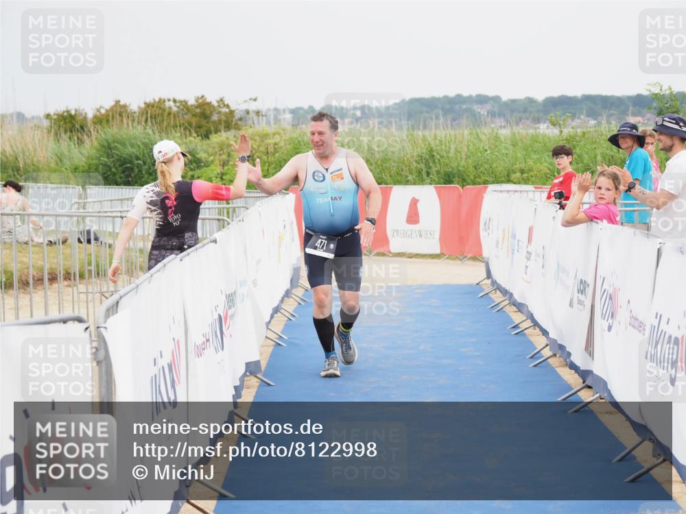 22.06.2025 - Viking Triathlon MichiJ http://msf.ph/oto/8122998 22.06.2025 17:07:35 Ziel 471 meine-sportfotos.de