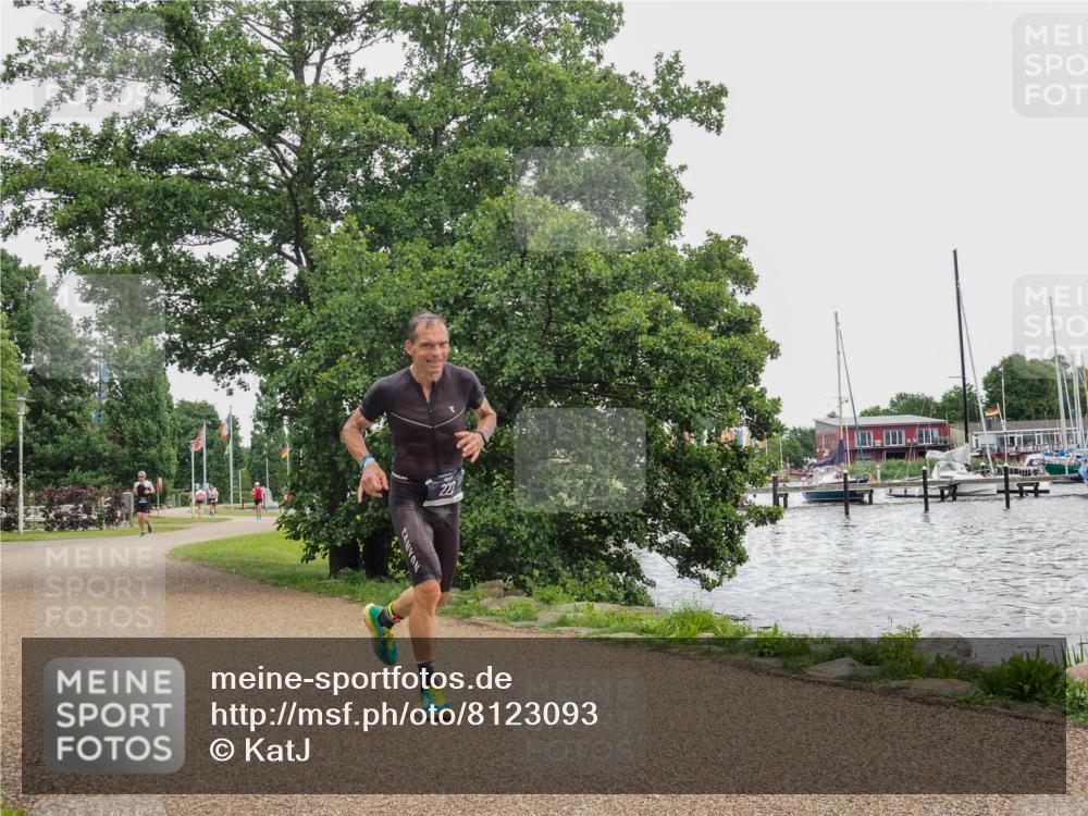22.06.2025 - Viking Triathlon KatJ http://msf.ph/oto/8123093 22.06.2025 15:18:28 Laufen 222 meine-sportfotos.de