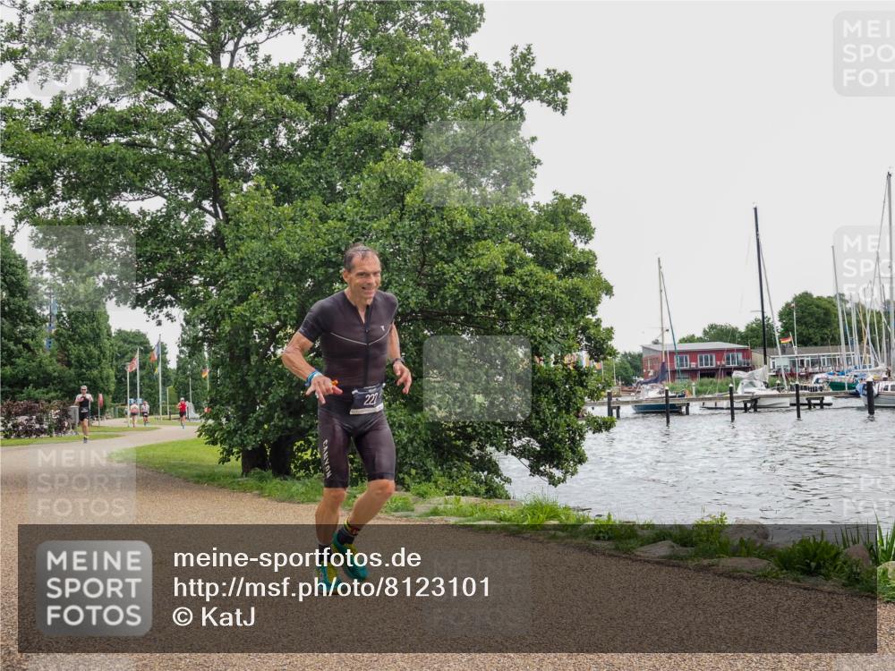 22.06.2025 - Viking Triathlon KatJ http://msf.ph/oto/8123101 22.06.2025 15:18:28 Laufen 222 meine-sportfotos.de