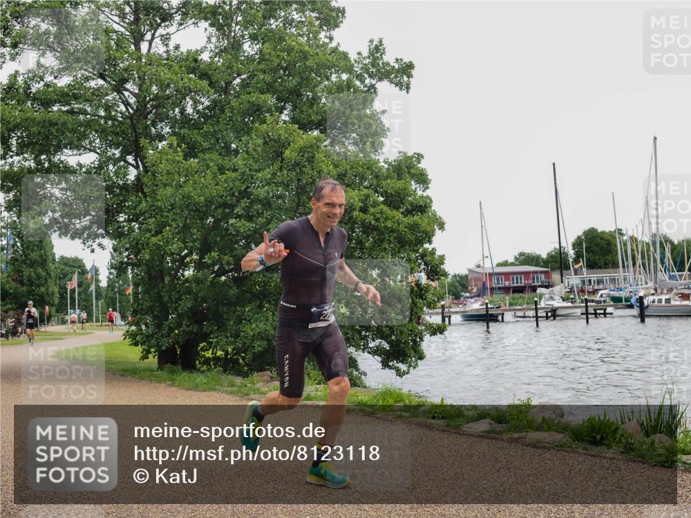 22.06.2025 - Viking Triathlon KatJ http://msf.ph/oto/8123118 22.06.2025 15:18:29 Laufen 222 meine-sportfotos.de