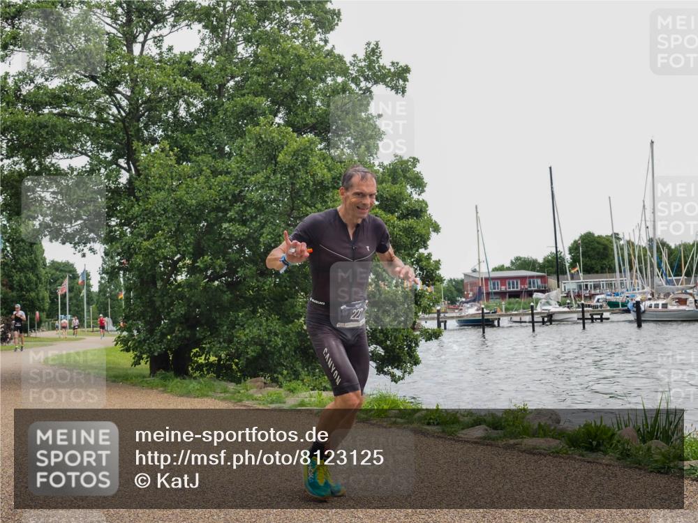 22.06.2025 - Viking Triathlon KatJ http://msf.ph/oto/8123125 22.06.2025 15:18:29 Laufen 222 meine-sportfotos.de