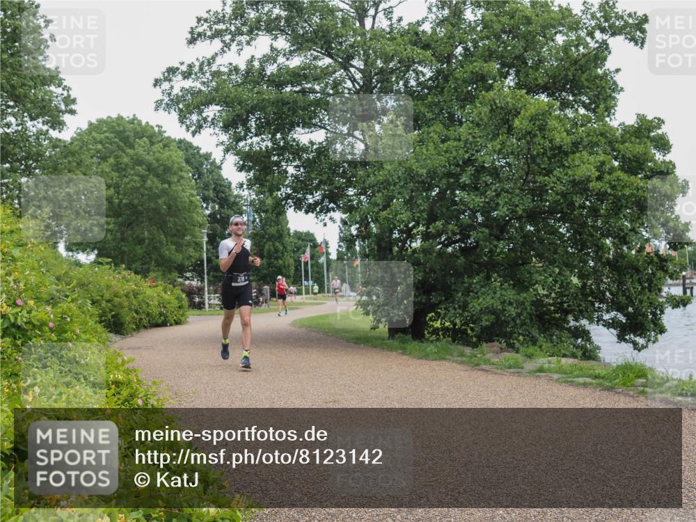 22.06.2025 - Viking Triathlon KatJ http://msf.ph/oto/8123142 22.06.2025 15:18:37 Laufen 378 meine-sportfotos.de