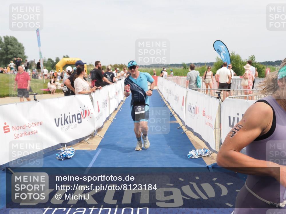 22.06.2025 - Viking Triathlon MichiJ http://msf.ph/oto/8123184 22.06.2025 15:14:20 Ziel 58, 124 meine-sportfotos.de