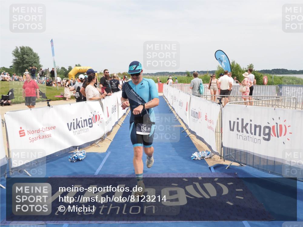 22.06.2025 - Viking Triathlon MichiJ http://msf.ph/oto/8123214 22.06.2025 15:14:21 Ziel 58, 124 meine-sportfotos.de