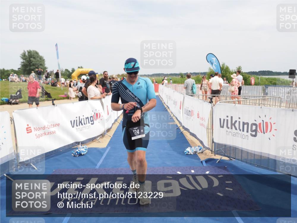 22.06.2025 - Viking Triathlon MichiJ http://msf.ph/oto/8123229 22.06.2025 15:14:21 Ziel 58, 124 meine-sportfotos.de