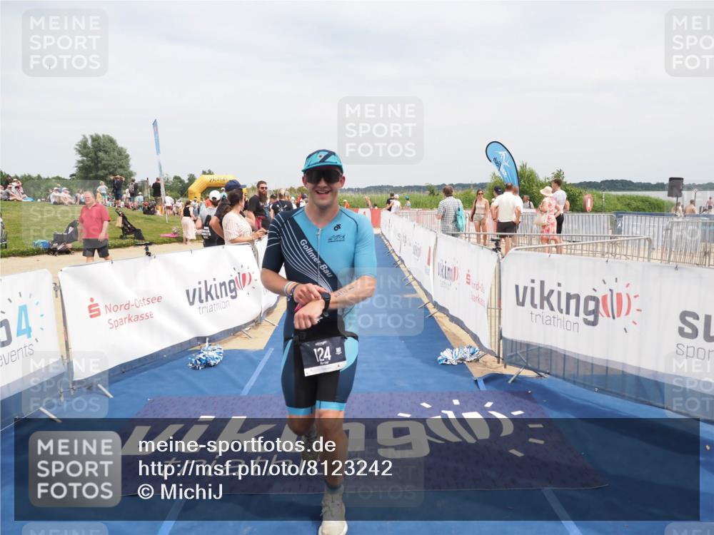 22.06.2025 - Viking Triathlon MichiJ http://msf.ph/oto/8123242 22.06.2025 15:14:21 Ziel 58, 124 meine-sportfotos.de