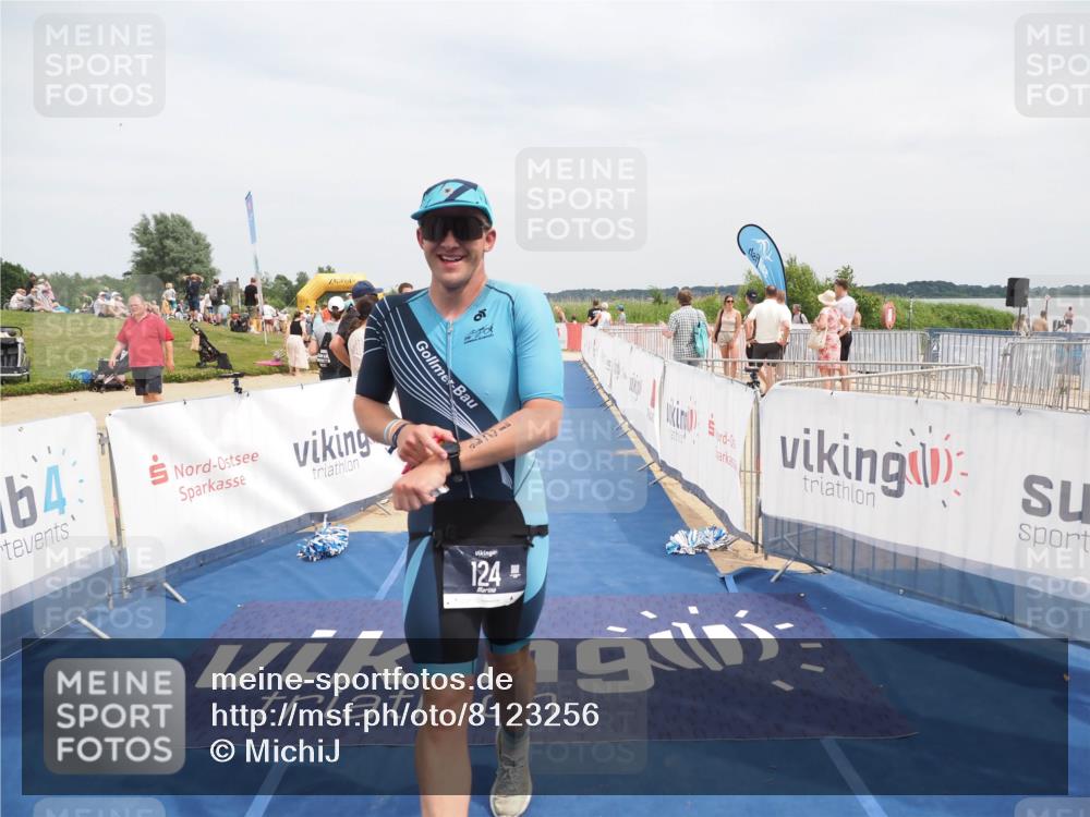 22.06.2025 - Viking Triathlon MichiJ http://msf.ph/oto/8123256 22.06.2025 15:14:21 Ziel 58, 124 meine-sportfotos.de
