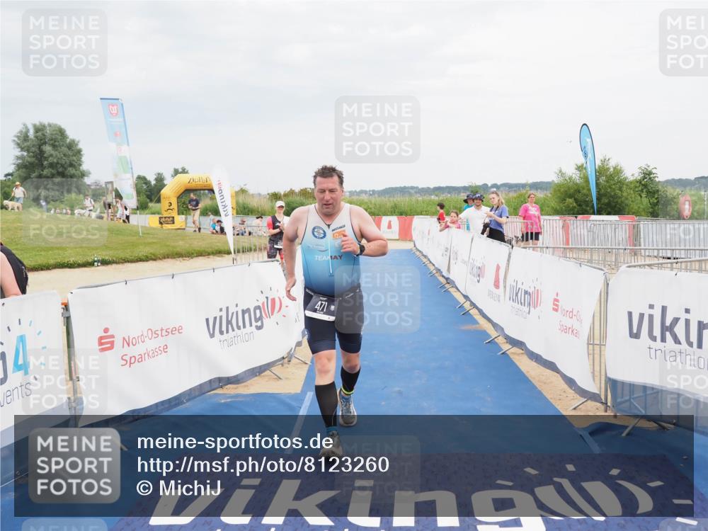22.06.2025 - Viking Triathlon MichiJ http://msf.ph/oto/8123260 22.06.2025 17:07:39 Ziel 471 meine-sportfotos.de