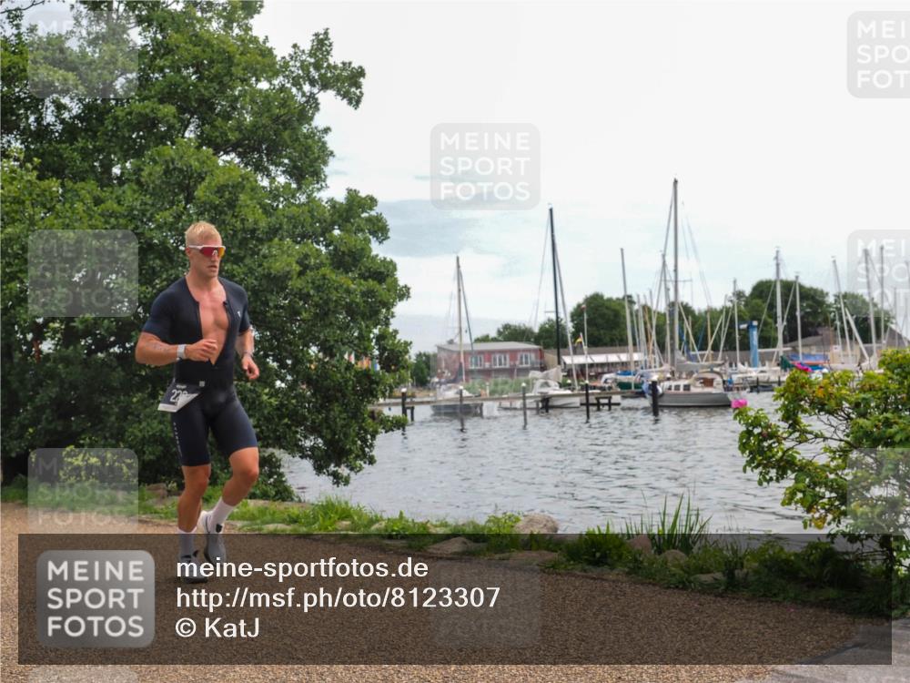 22.06.2025 - Viking Triathlon KatJ http://msf.ph/oto/8123307 22.06.2025 13:37:04 Laufen 229 meine-sportfotos.de
