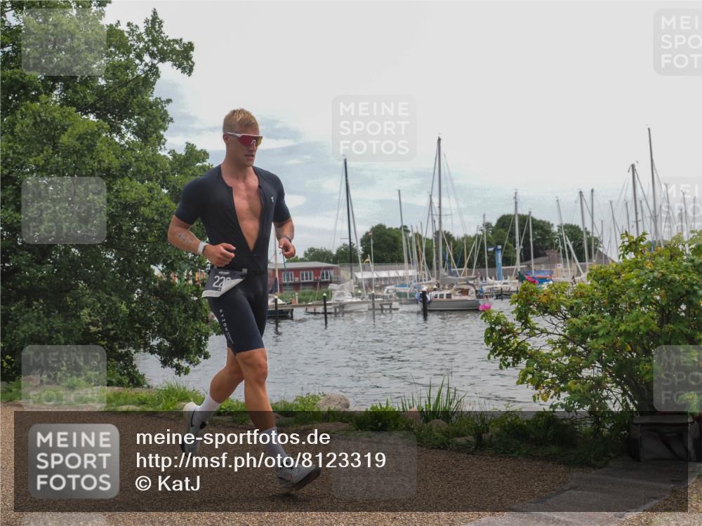22.06.2025 - Viking Triathlon KatJ http://msf.ph/oto/8123319 22.06.2025 13:37:04 Laufen 229 meine-sportfotos.de