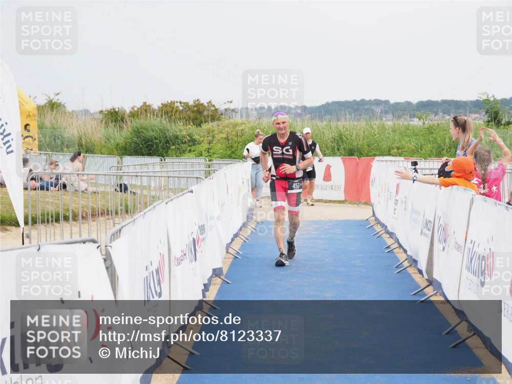 22.06.2025 - Viking Triathlon MichiJ http://msf.ph/oto/8123337 22.06.2025 17:09:37 Ziel 493 meine-sportfotos.de