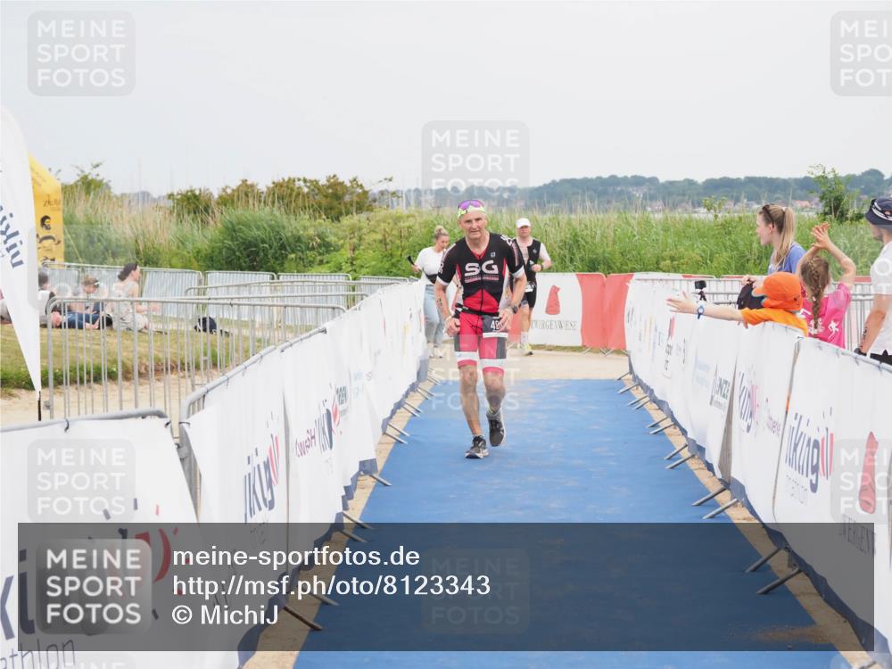 22.06.2025 - Viking Triathlon MichiJ http://msf.ph/oto/8123343 22.06.2025 17:09:37 Ziel 493 meine-sportfotos.de