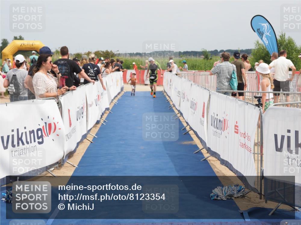 22.06.2025 - Viking Triathlon MichiJ http://msf.ph/oto/8123354 22.06.2025 15:14:28 Ziel 281 meine-sportfotos.de