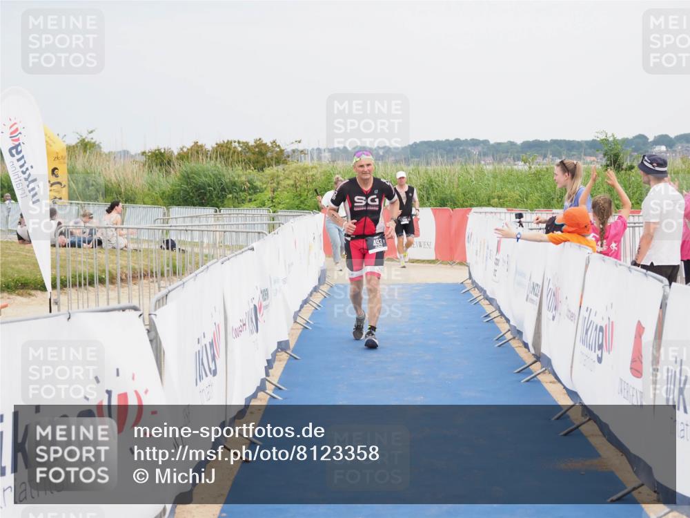22.06.2025 - Viking Triathlon MichiJ http://msf.ph/oto/8123358 22.06.2025 17:09:37 Ziel 493 meine-sportfotos.de