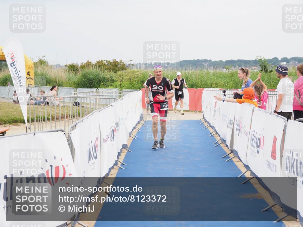 22.06.2025 - Viking Triathlon MichiJ http://msf.ph/oto/8123372 22.06.2025 17:09:37 Ziel 493 meine-sportfotos.de
