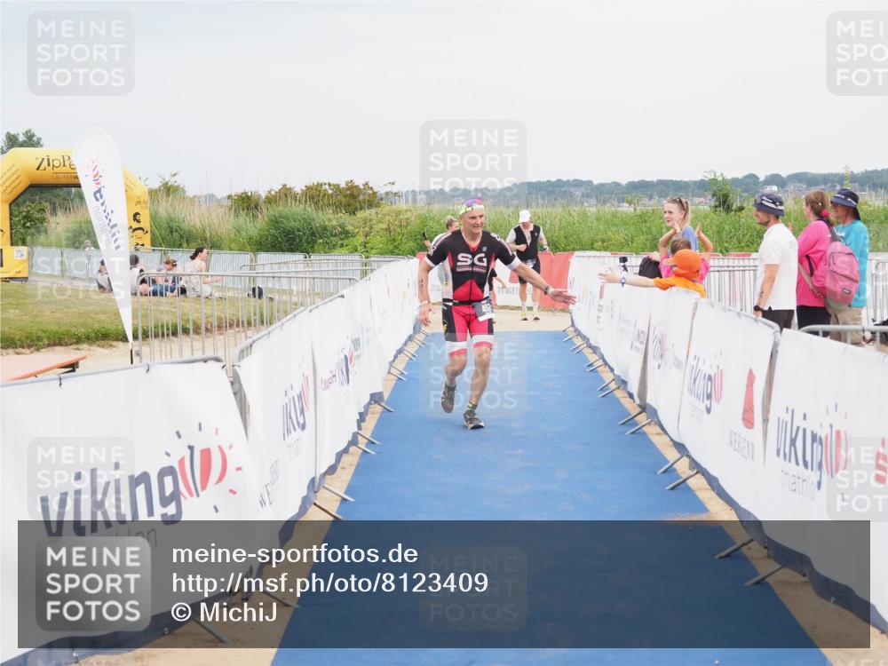 22.06.2025 - Viking Triathlon MichiJ http://msf.ph/oto/8123409 22.06.2025 17:09:38 Ziel 493 meine-sportfotos.de