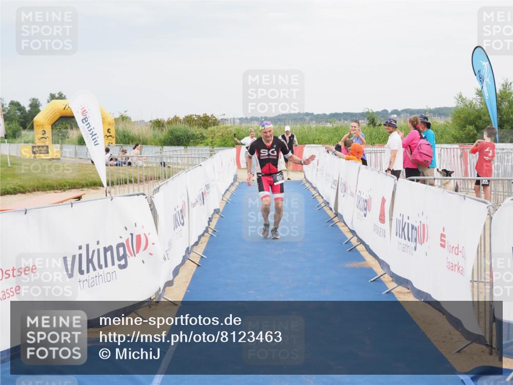 22.06.2025 - Viking Triathlon MichiJ http://msf.ph/oto/8123463 22.06.2025 17:09:39 Ziel 493 meine-sportfotos.de