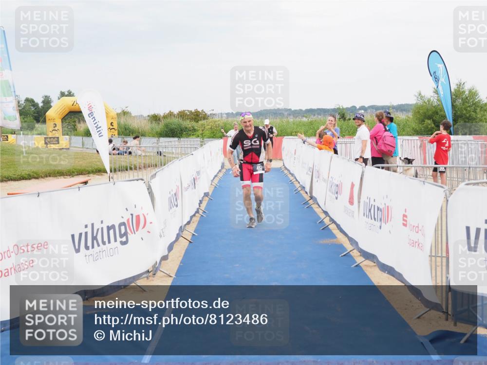 22.06.2025 - Viking Triathlon MichiJ http://msf.ph/oto/8123486 22.06.2025 17:09:39 Ziel 493 meine-sportfotos.de