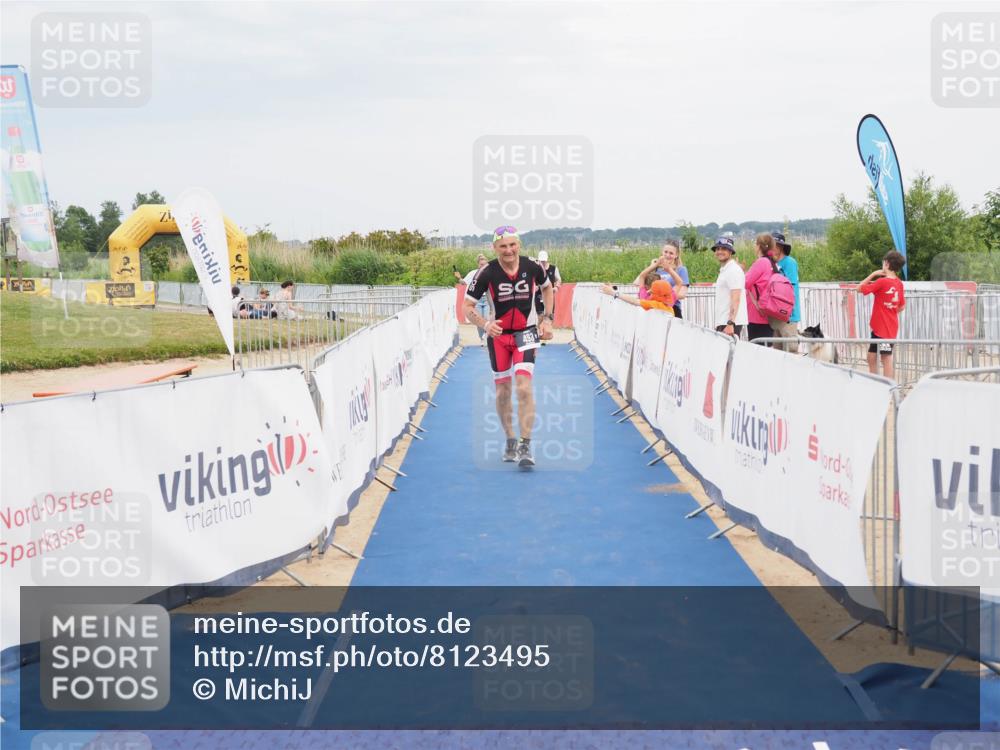 22.06.2025 - Viking Triathlon MichiJ http://msf.ph/oto/8123495 22.06.2025 17:09:39 Ziel 493 meine-sportfotos.de
