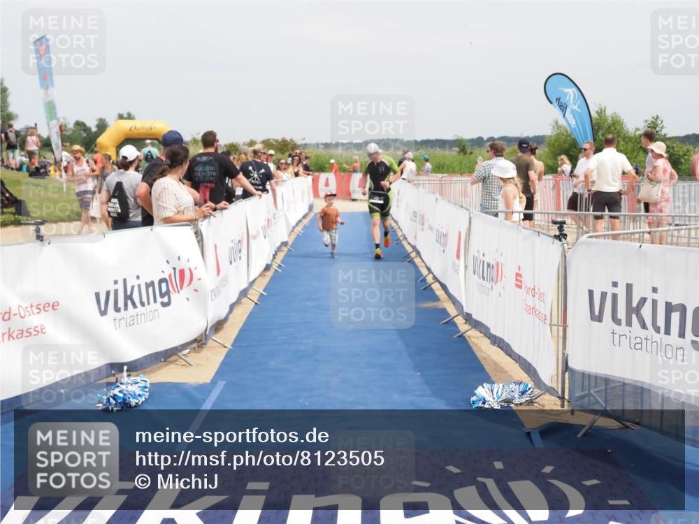 22.06.2025 - Viking Triathlon MichiJ http://msf.ph/oto/8123505 22.06.2025 15:14:30 Ziel 281 meine-sportfotos.de