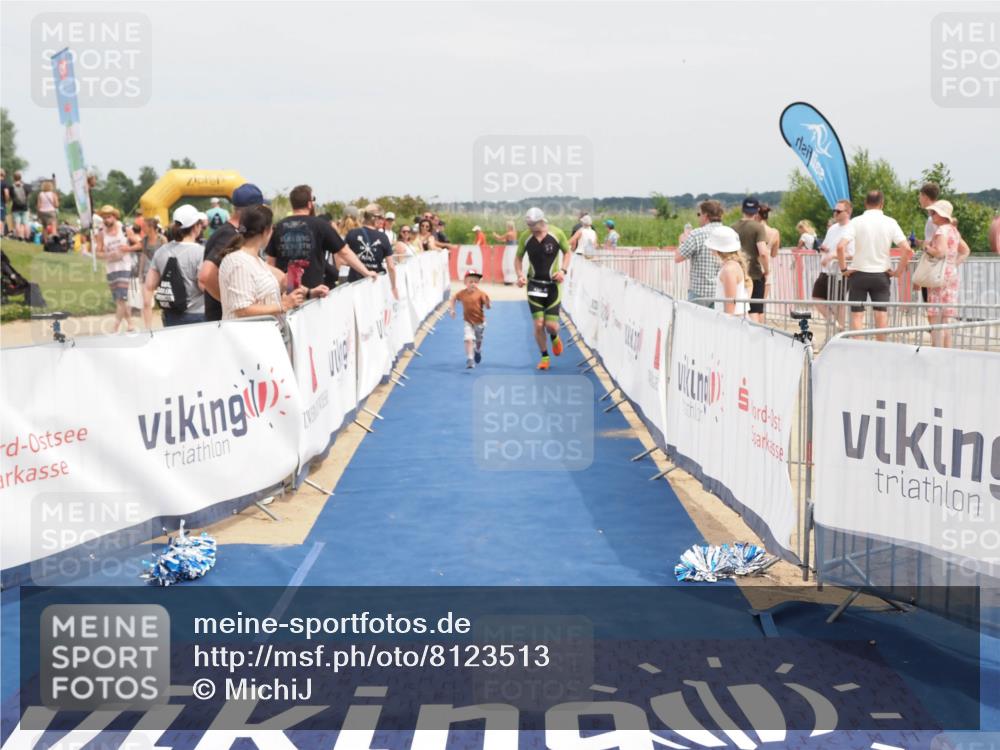 22.06.2025 - Viking Triathlon MichiJ http://msf.ph/oto/8123513 22.06.2025 15:14:30 Ziel 281 meine-sportfotos.de