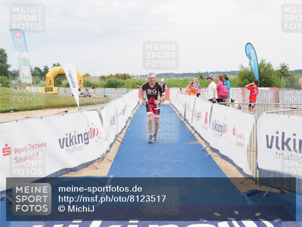 22.06.2025 - Viking Triathlon MichiJ http://msf.ph/oto/8123517 22.06.2025 17:09:40 Ziel 493 meine-sportfotos.de