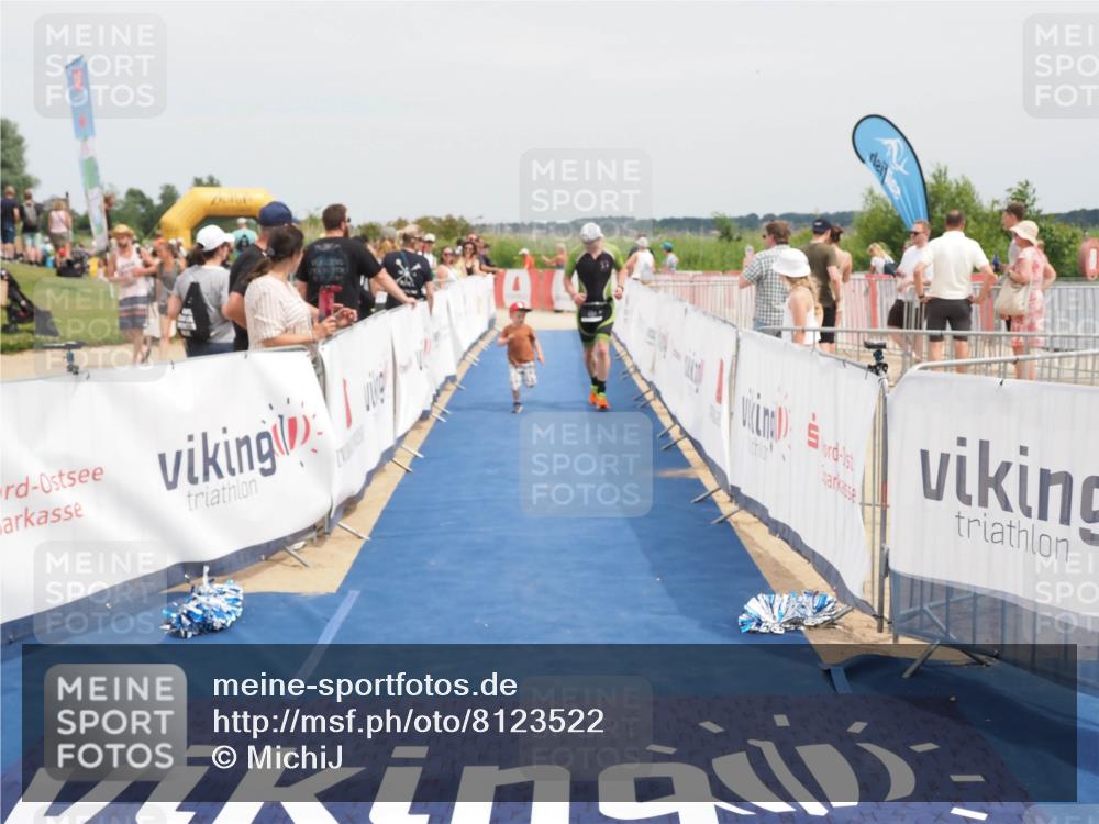 22.06.2025 - Viking Triathlon MichiJ http://msf.ph/oto/8123522 22.06.2025 15:14:30 Ziel 281 meine-sportfotos.de