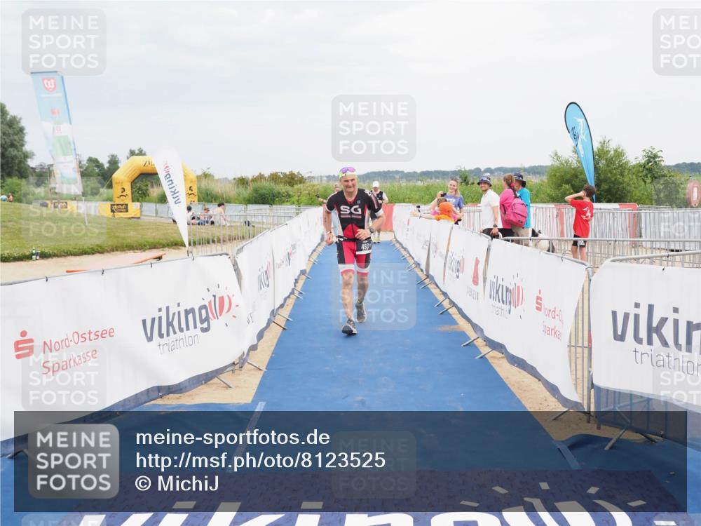 22.06.2025 - Viking Triathlon MichiJ http://msf.ph/oto/8123525 22.06.2025 17:09:40 Ziel 493 meine-sportfotos.de
