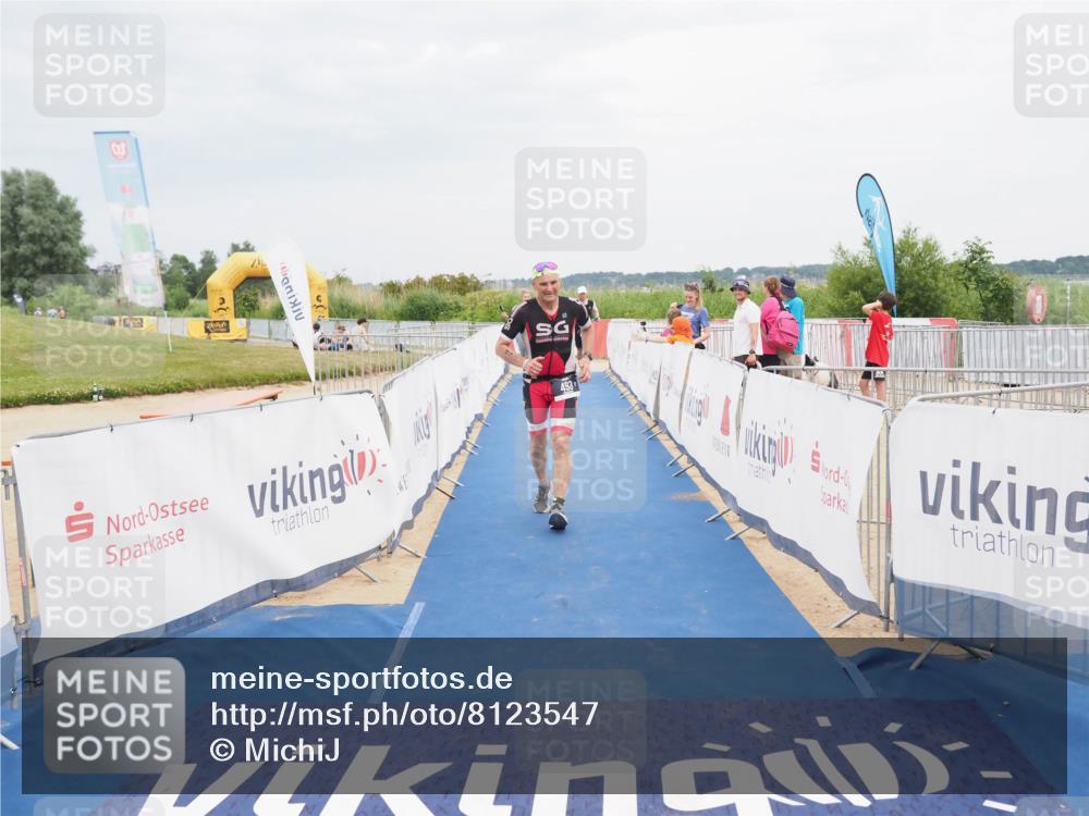 22.06.2025 - Viking Triathlon MichiJ http://msf.ph/oto/8123547 22.06.2025 17:09:40 Ziel 493 meine-sportfotos.de