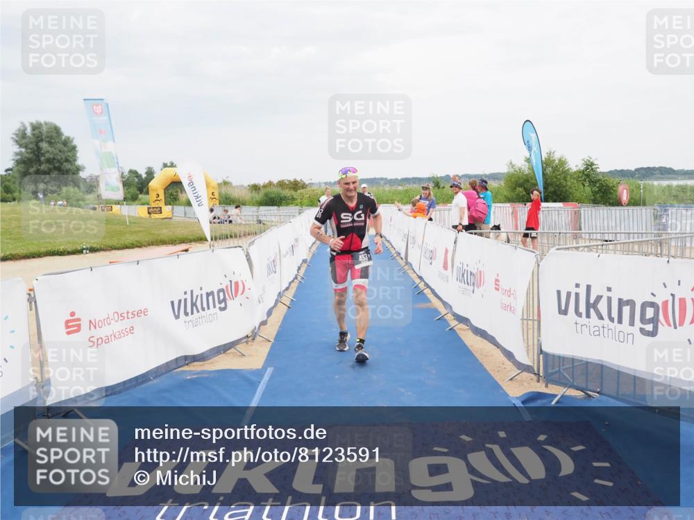 22.06.2025 - Viking Triathlon MichiJ http://msf.ph/oto/8123591 22.06.2025 17:09:41 Ziel 246, 493 meine-sportfotos.de