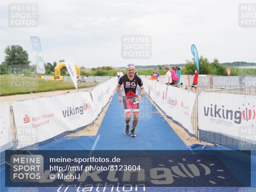 22.06.2025 - Viking Triathlon MichiJ http://msf.ph/oto/8123604 22.06.2025 17:09:41 Ziel 246, 493 meine-sportfotos.de