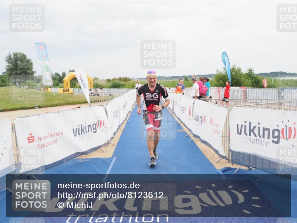 22.06.2025 - Viking Triathlon MichiJ http://msf.ph/oto/8123612 22.06.2025 17:09:41 Ziel 246, 493 meine-sportfotos.de
