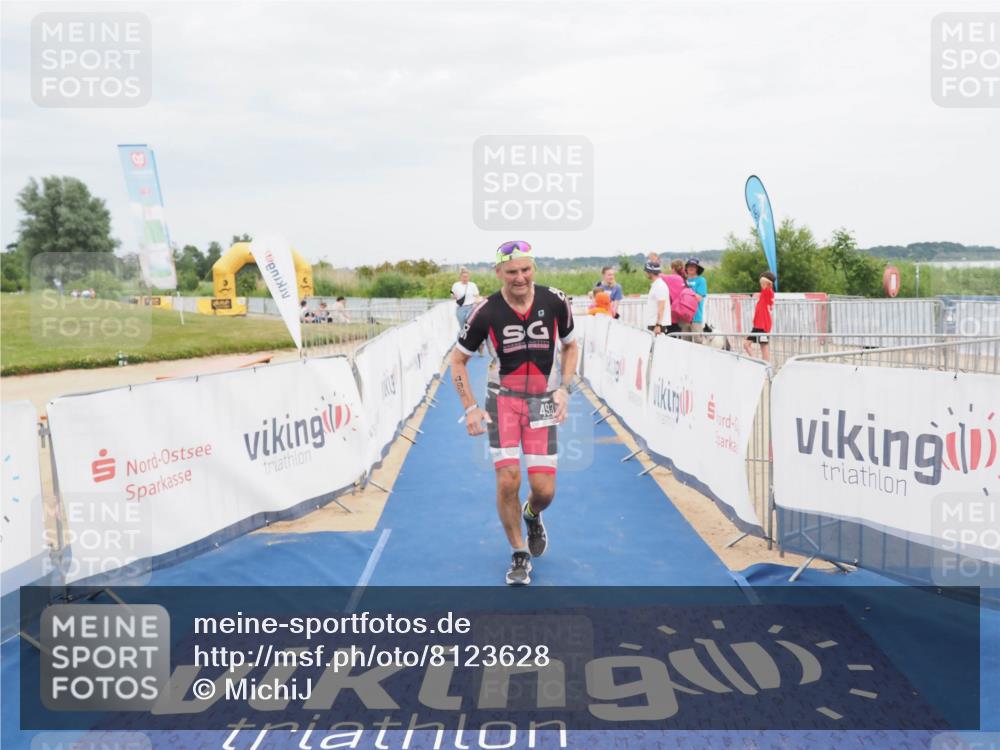 22.06.2025 - Viking Triathlon MichiJ http://msf.ph/oto/8123628 22.06.2025 17:09:42 Ziel 246, 493 meine-sportfotos.de