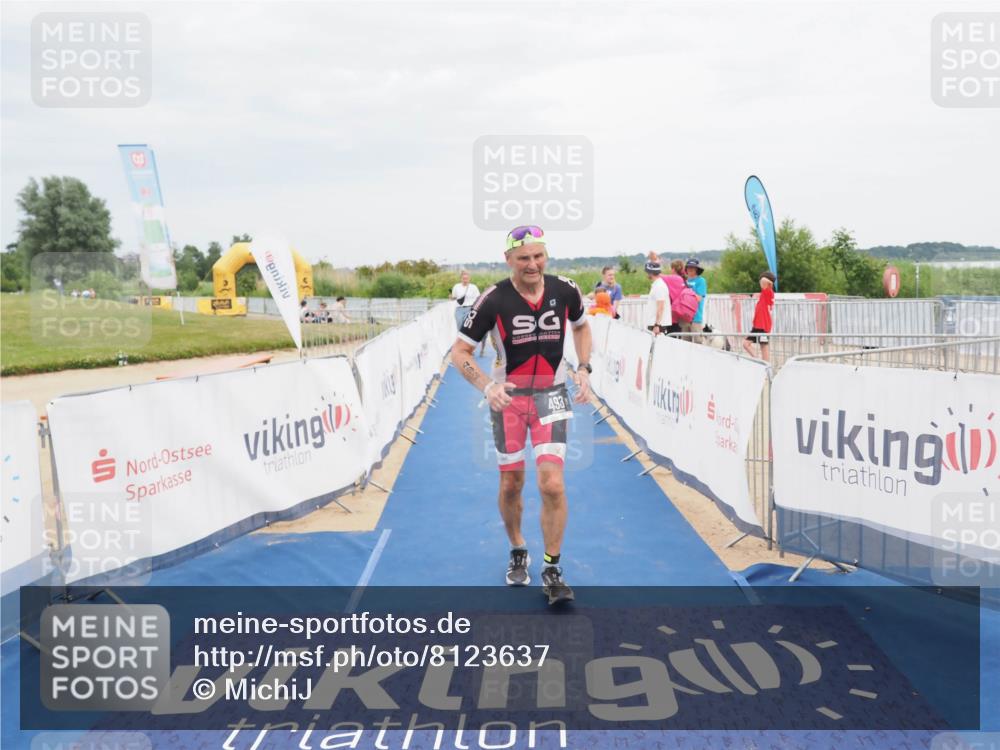 22.06.2025 - Viking Triathlon MichiJ http://msf.ph/oto/8123637 22.06.2025 17:09:42 Ziel 246, 493 meine-sportfotos.de