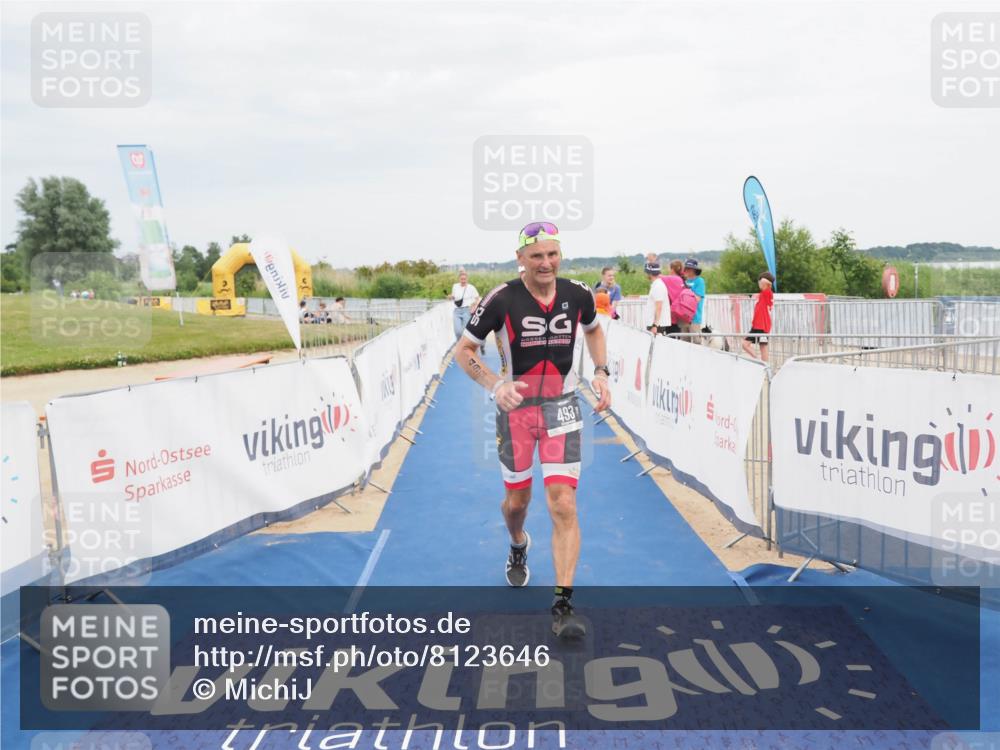 22.06.2025 - Viking Triathlon MichiJ http://msf.ph/oto/8123646 22.06.2025 17:09:42 Ziel 246, 493 meine-sportfotos.de