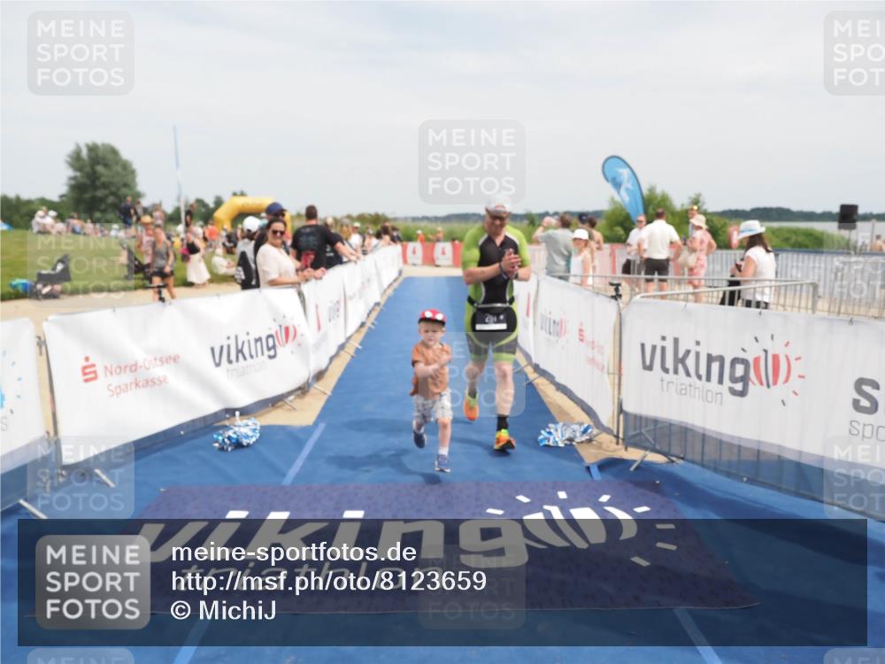 22.06.2025 - Viking Triathlon MichiJ http://msf.ph/oto/8123659 22.06.2025 15:14:33 Ziel 281 meine-sportfotos.de