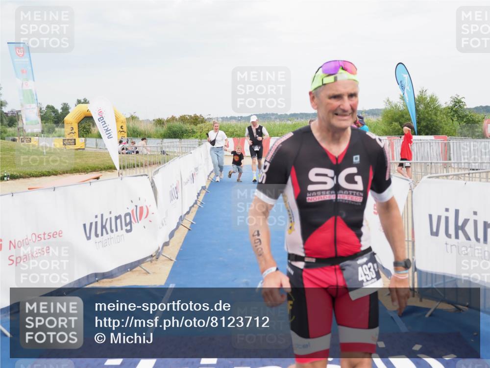 22.06.2025 - Viking Triathlon MichiJ http://msf.ph/oto/8123712 22.06.2025 17:09:43 Ziel 246, 493 meine-sportfotos.de